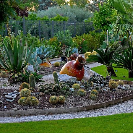 Il Giardino Del Te Hotell Barletta Eksteriør bilde